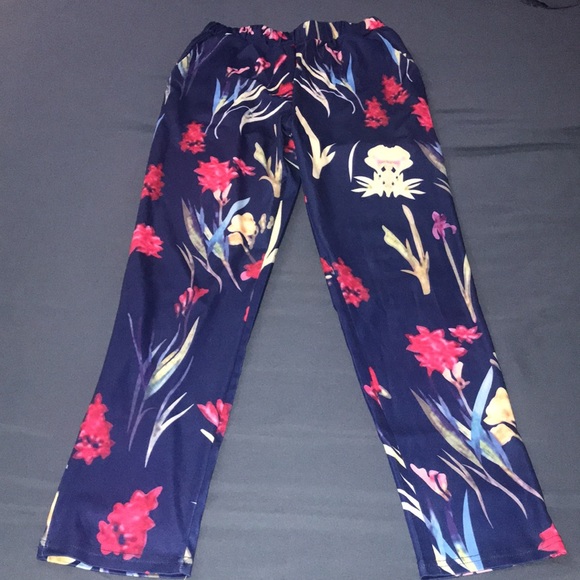2pc Floral Pants and Crop Top size XL - Picture 5 of 6